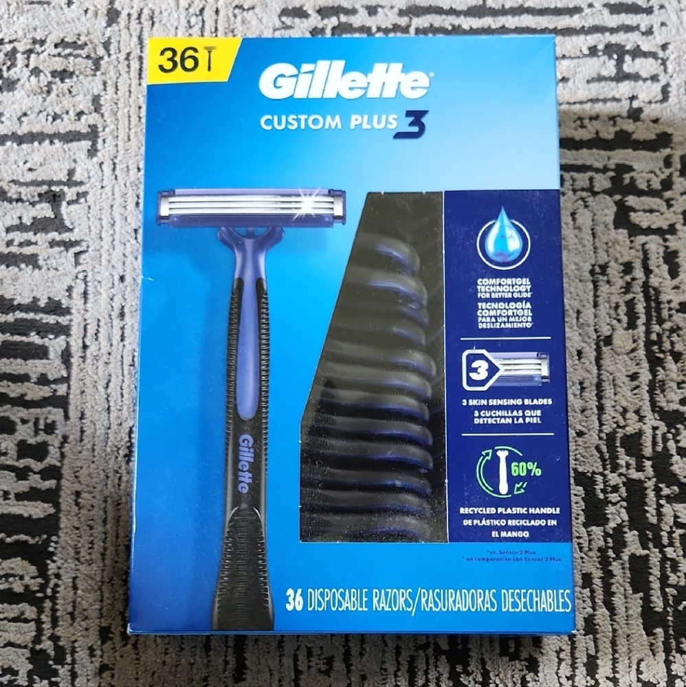 Blue and Black 3-Blade Shaving Razors